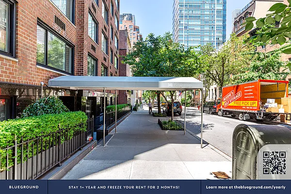 Rented by The Blueground | media 2