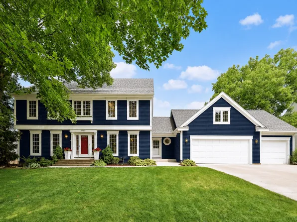 15810 Nursery Dr, Minnetonka, MN 55345