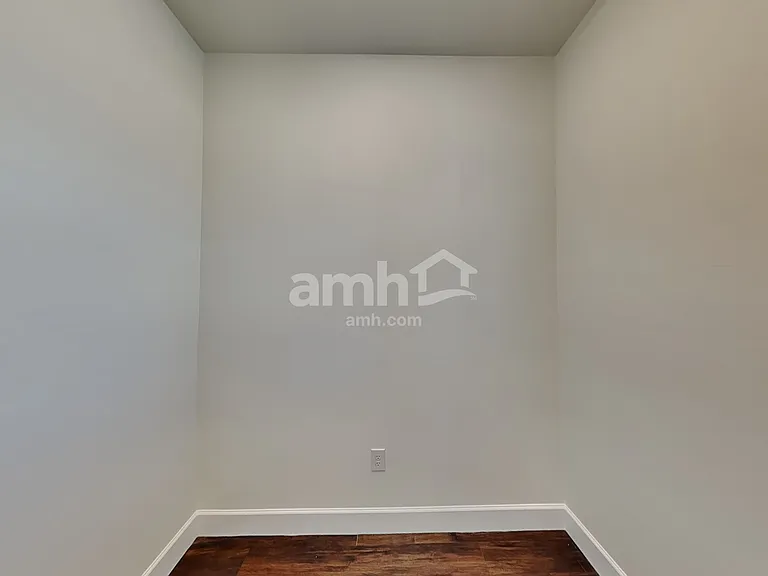 897 Heritage Blvd — Photo 10