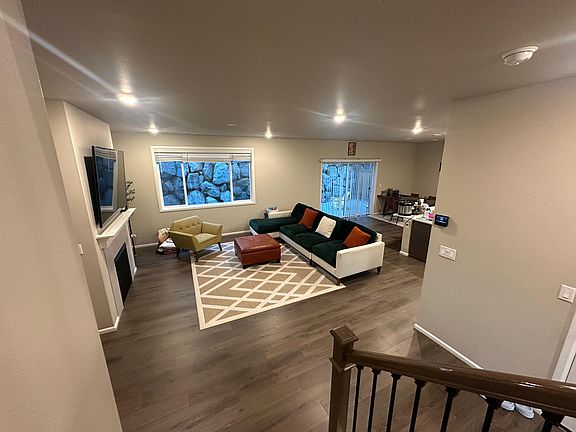 5th image of 915 122nd Ave SE