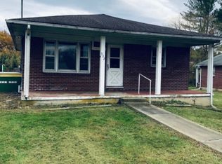 532 Friendly Cir, Marion, VA 24354