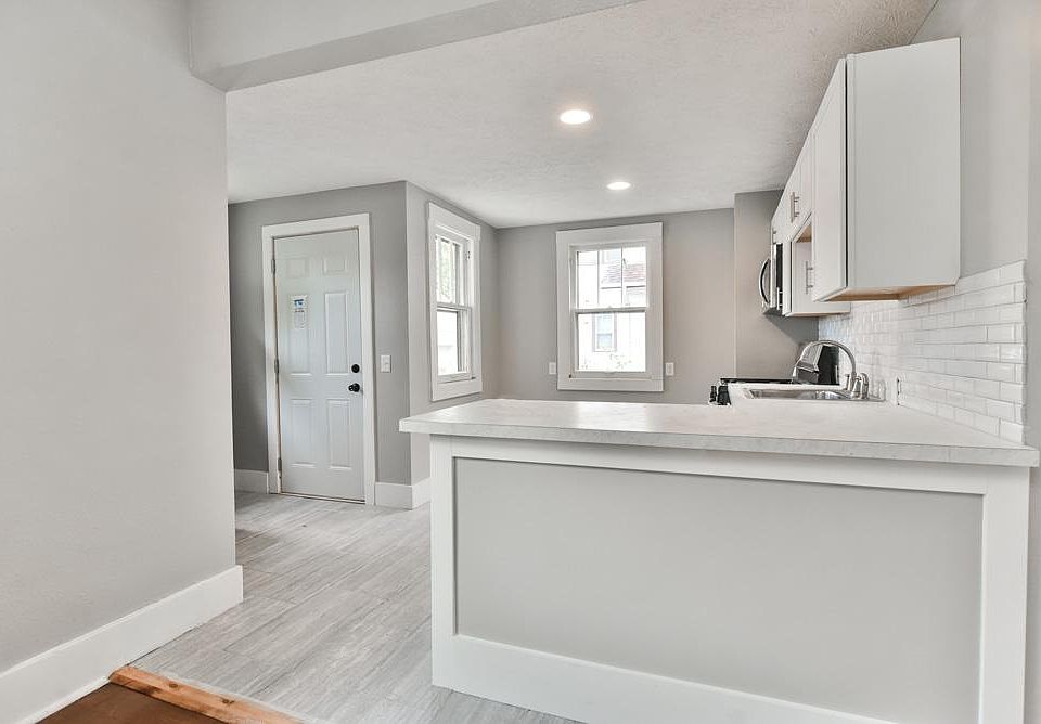 1st image of 3035 Lincoln Blvd