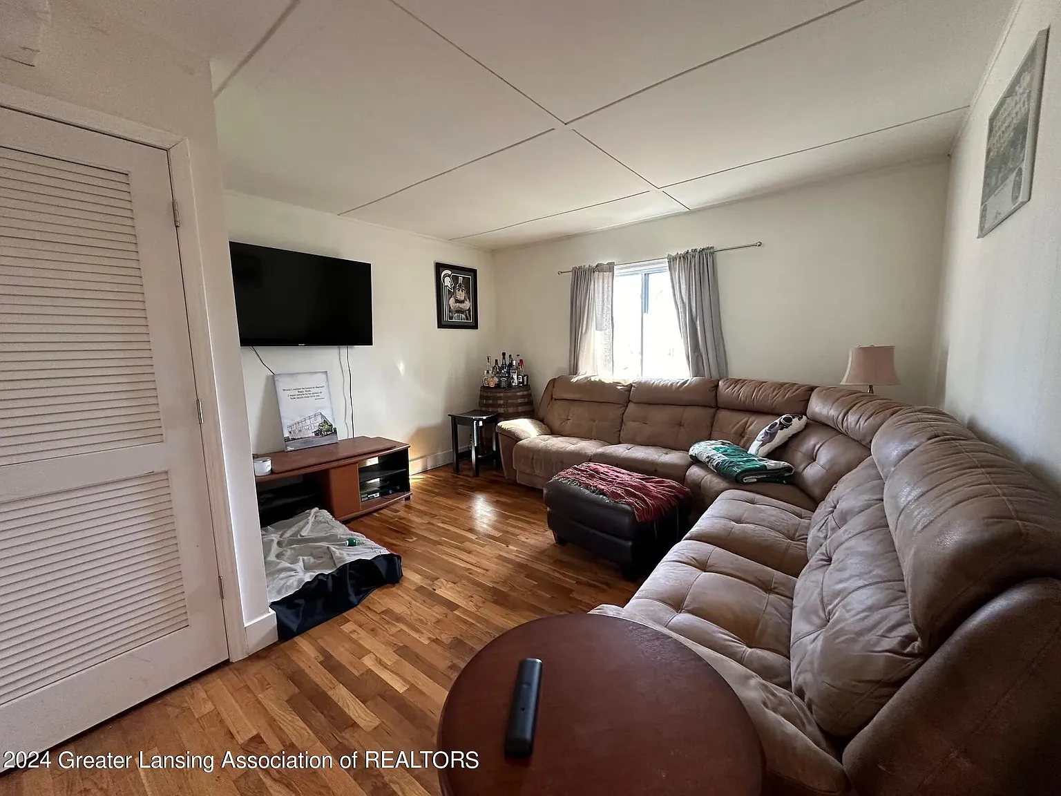 6 bed, 1728 sqft, $4,650 — Photo 1