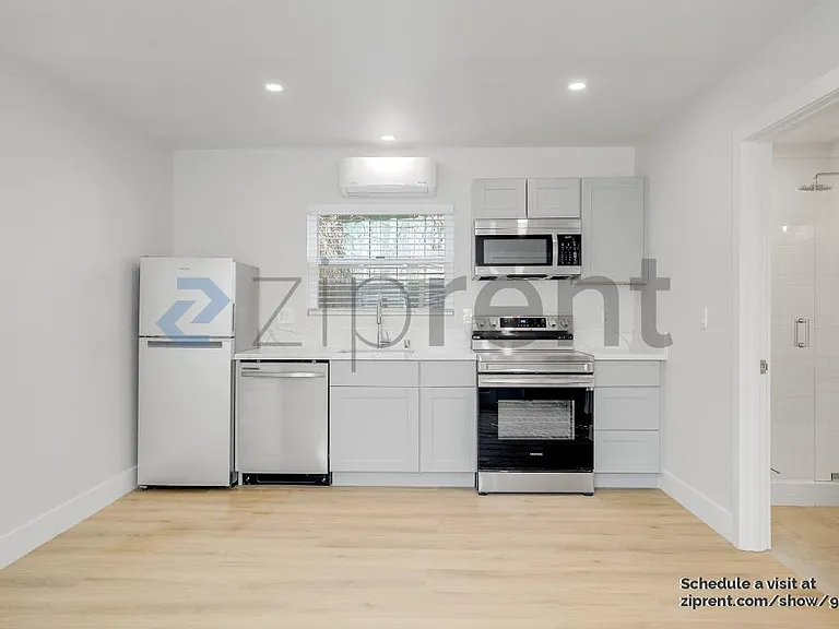 1815 San Andres St #B — Photo 1