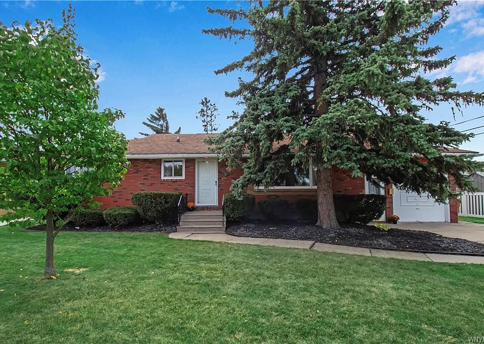 1st image of 5 Joanne Ln