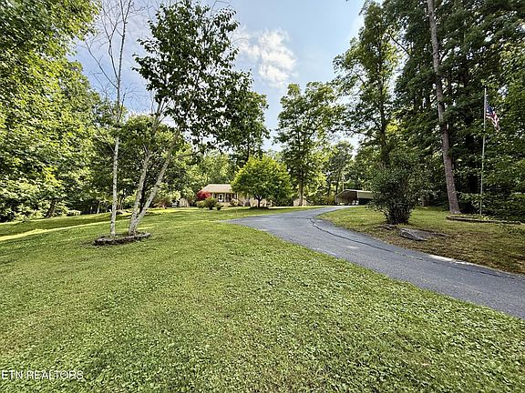 2nd image of 406 Asheville Hwy