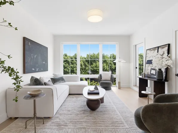 28 Geneva St #202, Boston, MA 02128