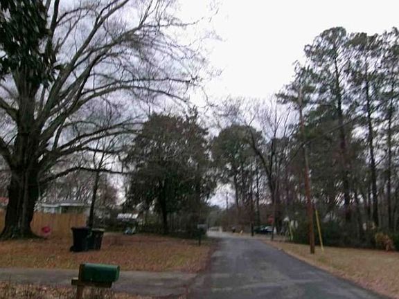 Exterior Neighborhood (street photo)