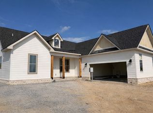 2647 Pleasant Grove Rd, Westmoreland, TN 37186