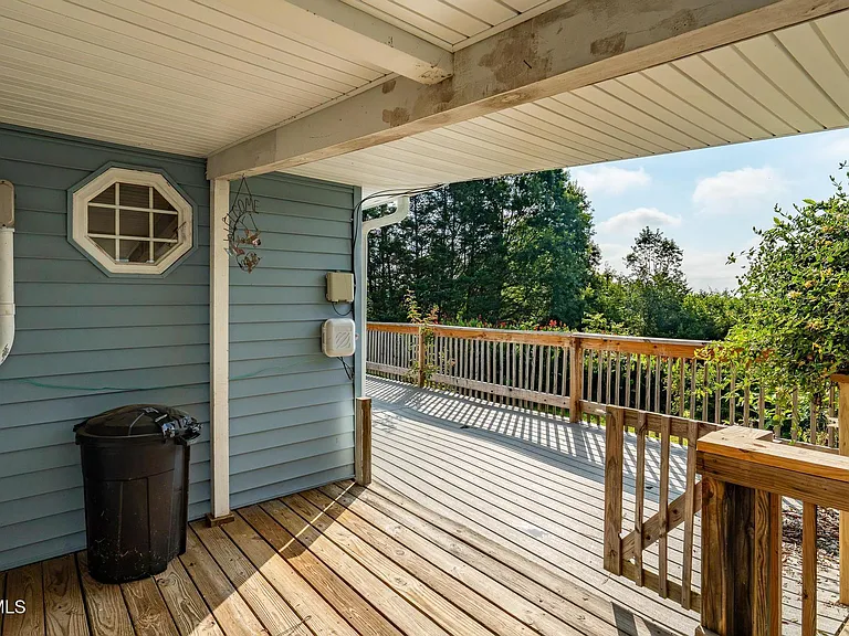 371 Oak Hill Cir — Photo 30