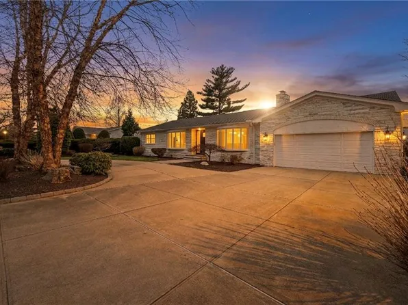 135 Meshanticut Valley Pkwy, Cranston, RI 02920