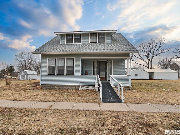 3rd image of 304 Eldon St