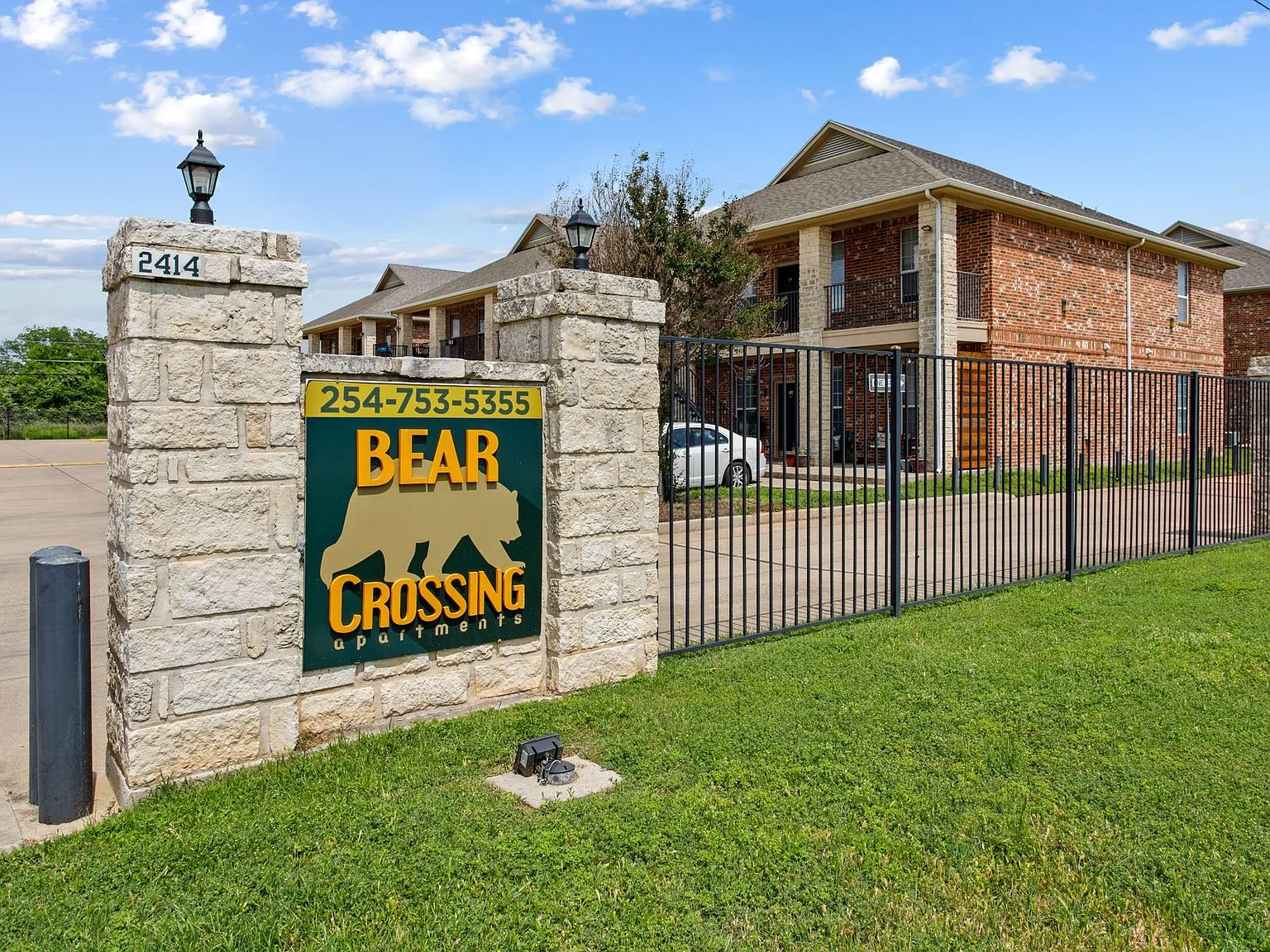 Bear Crossing — Photo 2