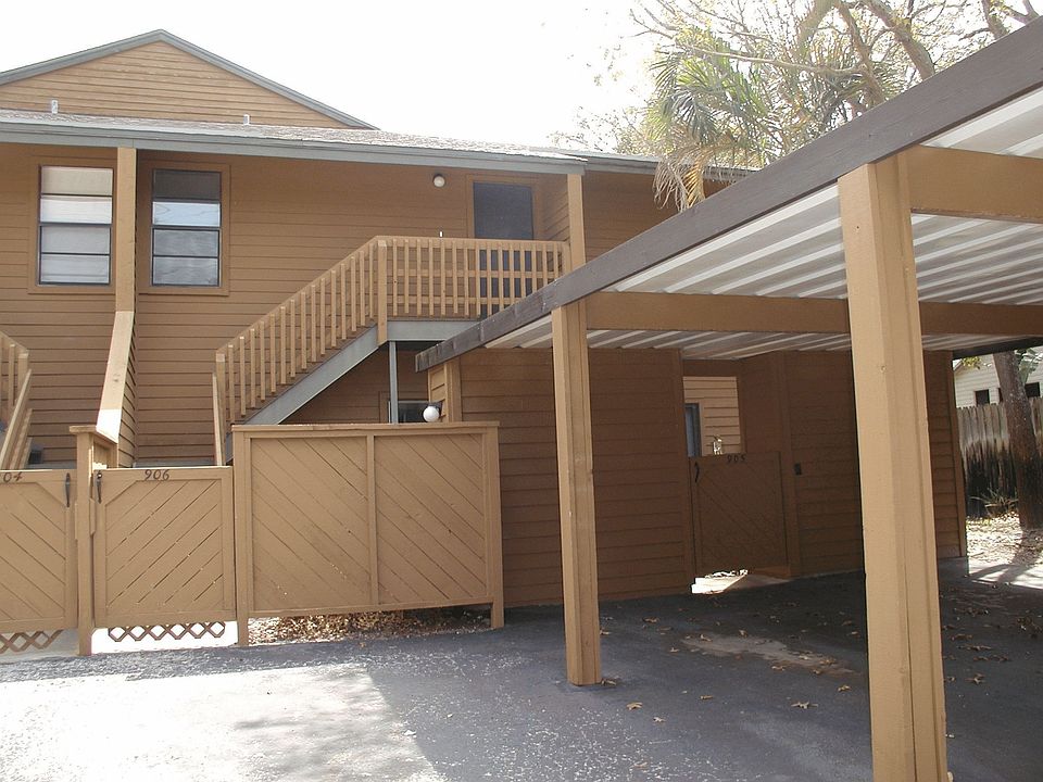 Beautiful Upstairs Condo