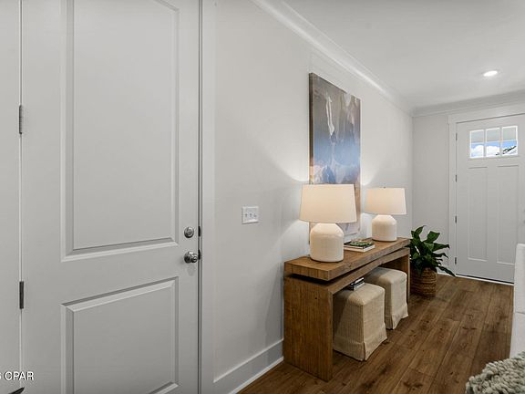 4th image of 1663 Rushes Ave