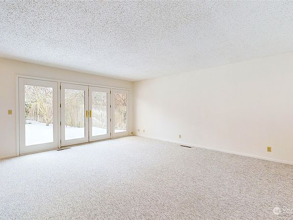 2nd image of 364 Catherine Street #S-01