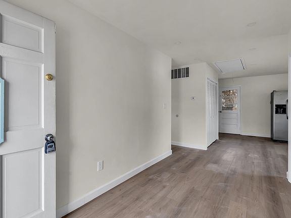 3rd image of 802 Shar Lane Blvd