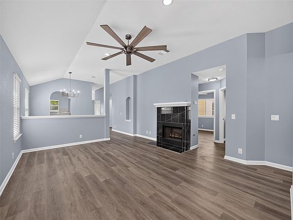3rd image of 14303 Cummins Way