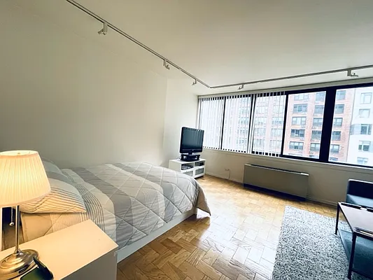 Rented by Ovation Properties, LLC | media 3