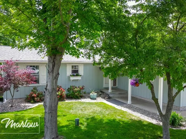 8360 Bay Dr NE, Rockford, MI 49341