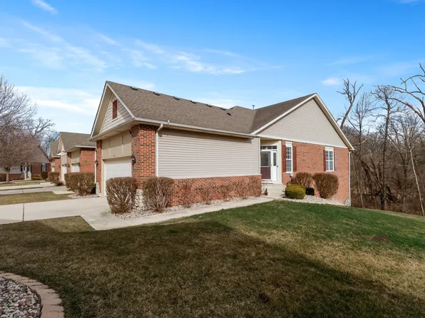 9800 Oakwood Ct, Saint John, IN 46373