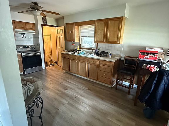 3rd image of 3262 Sheridan Rd