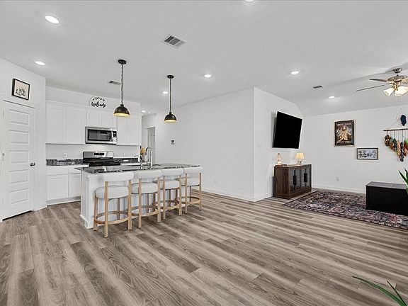 5th image of 9422 Madison Ave