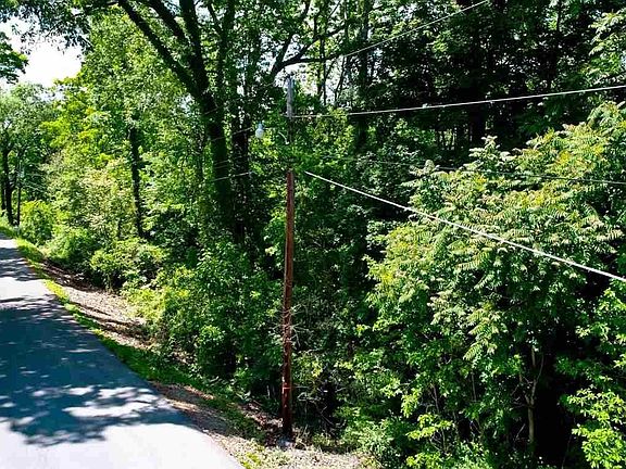 3rd image of 45 Cliffwood Dr Lot 45