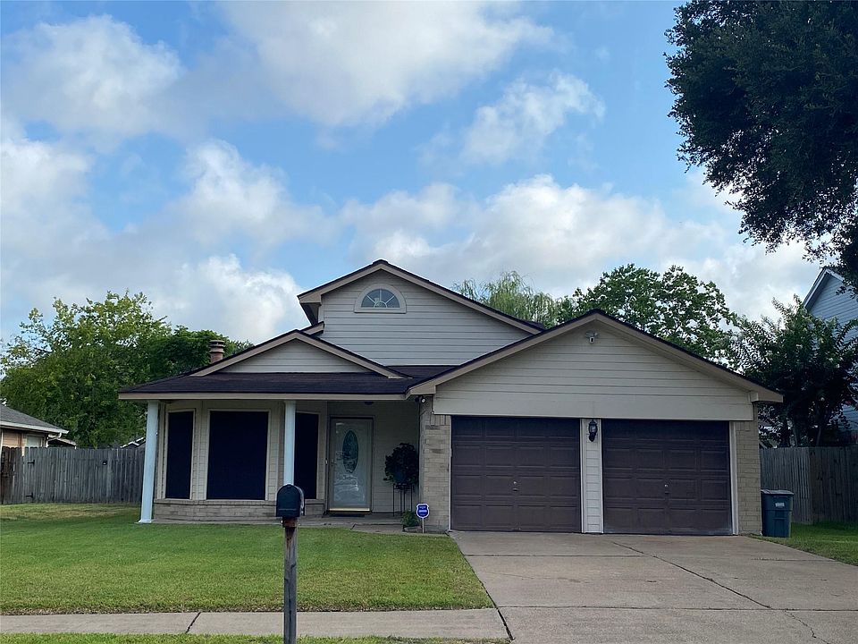 1st image of 15302 Oak Terrace Dr