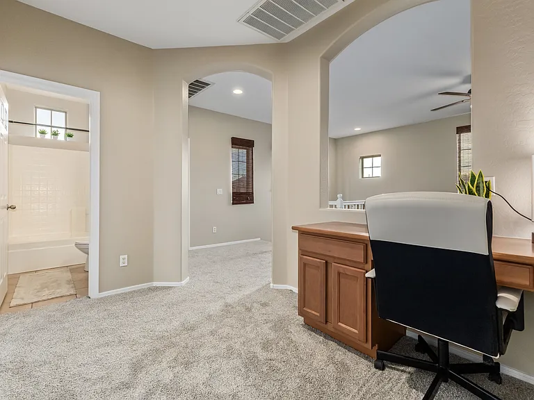 3143 S Southwind Dr — Photo 8