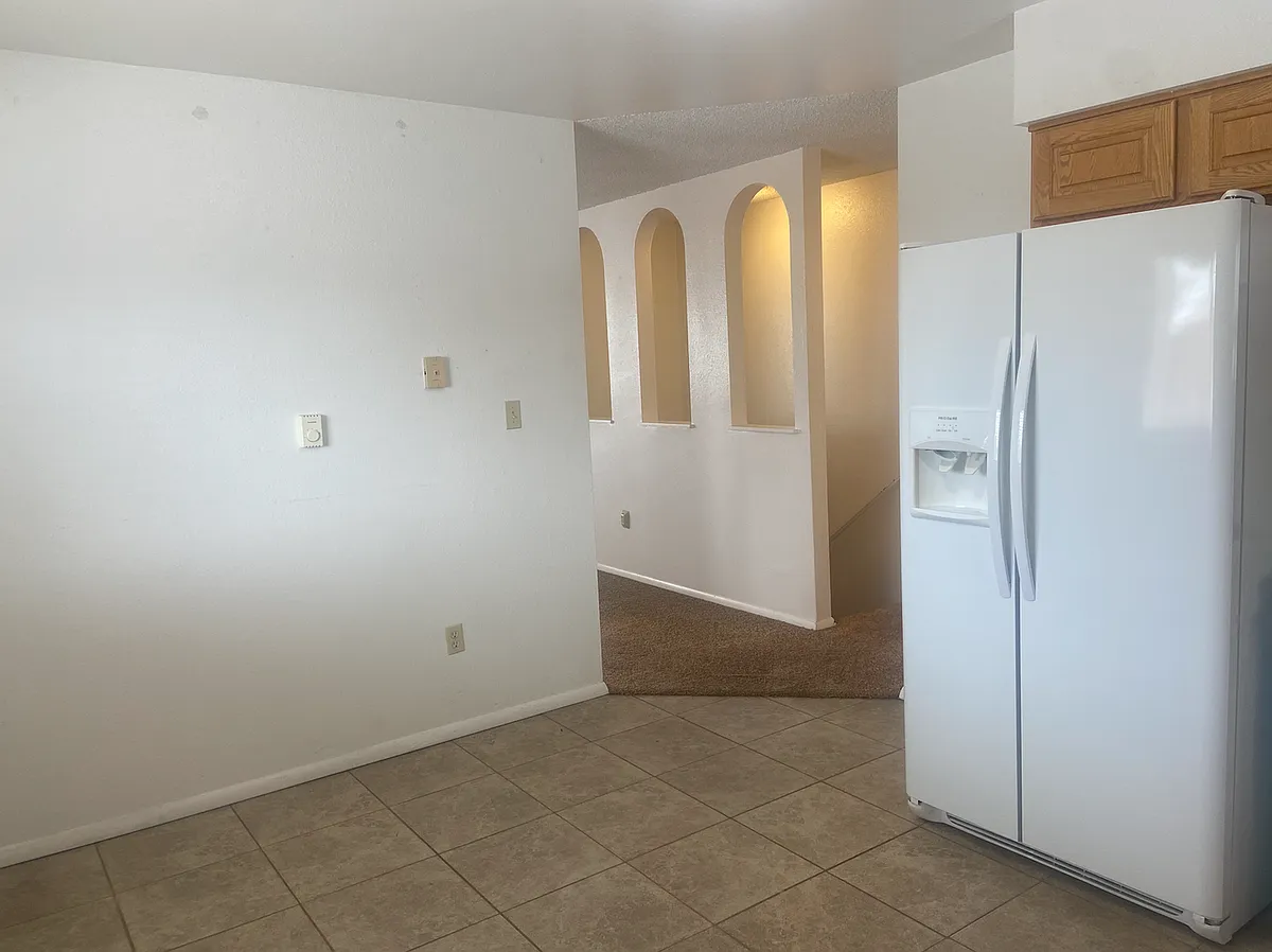 Building Photo - 246 S Cherry Hill Dr