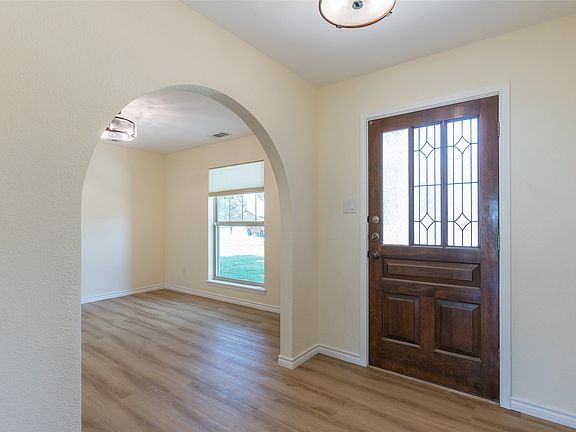 4th image of 40 Carriage Rd
