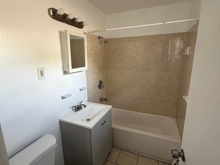 23-25 Smith St #6 — Photo 6
