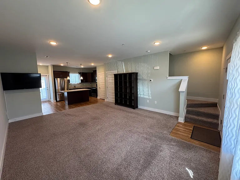 7044 Magnolia Xing — Photo 2