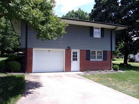 4th image of 560 Western Dr