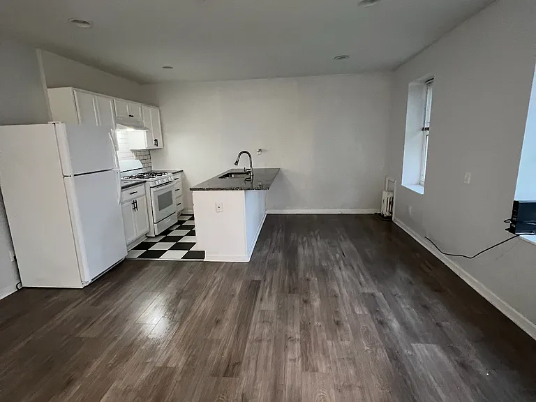1080 Morrell St #13 — Photo 4