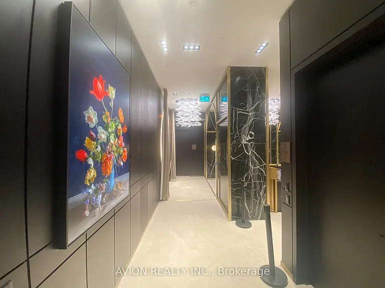 771 Yonge St #1205 — Photo 17
