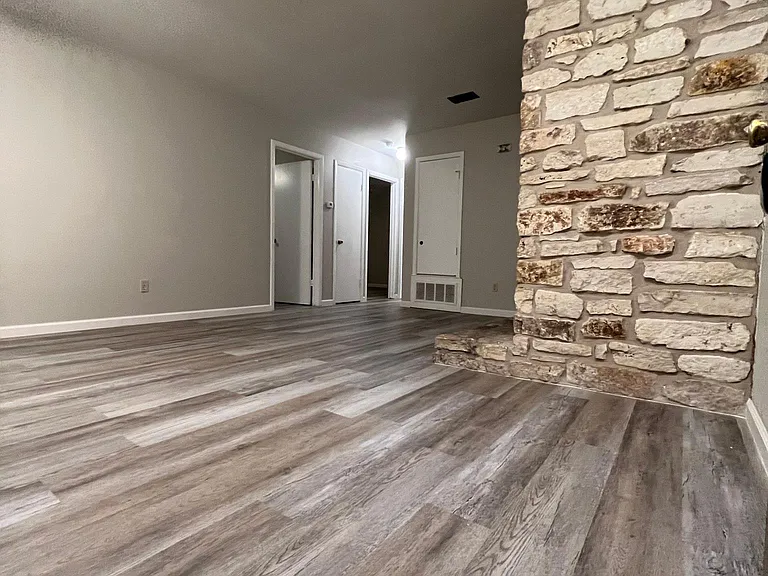 1005 Country Aire Dr #A — Photo 9