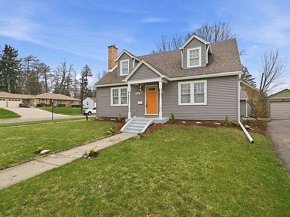 2nd image of 302 Hubbard Ave