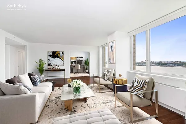 Sold by Sotheby's International Realty | media 3