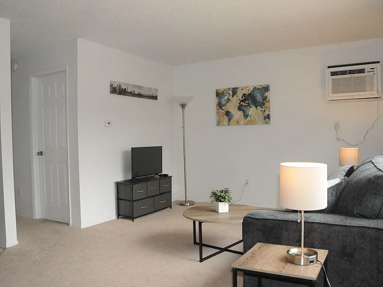 1012 Newton Rd — Photo 2