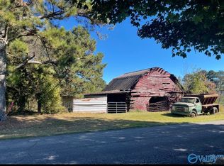 2859B Brashiers Chapel Rd, Arab, AL 35016