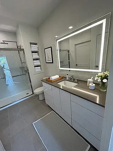 Residences at Sharon Gallery — Photo 91