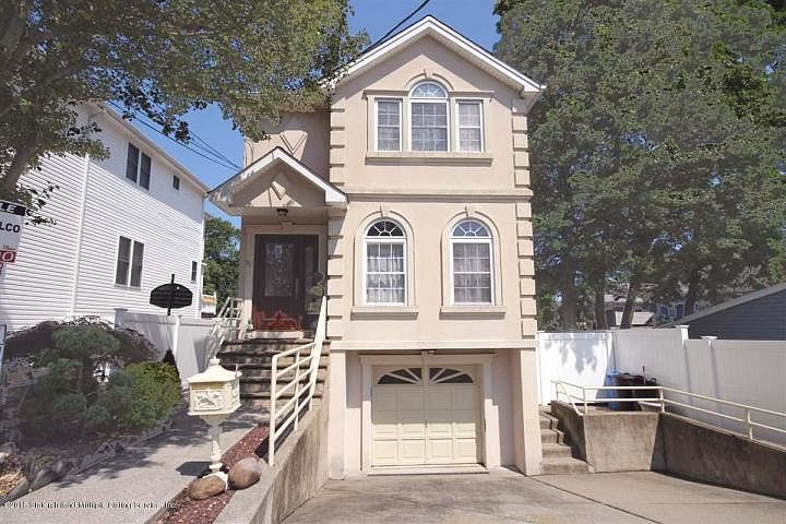 1st image of 11 Orchard Ave