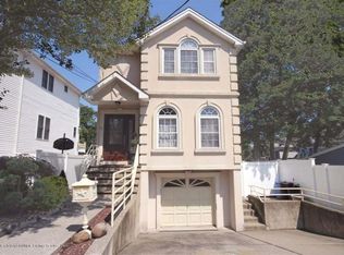 11 Orchard Ave, Staten Island, NY 10307