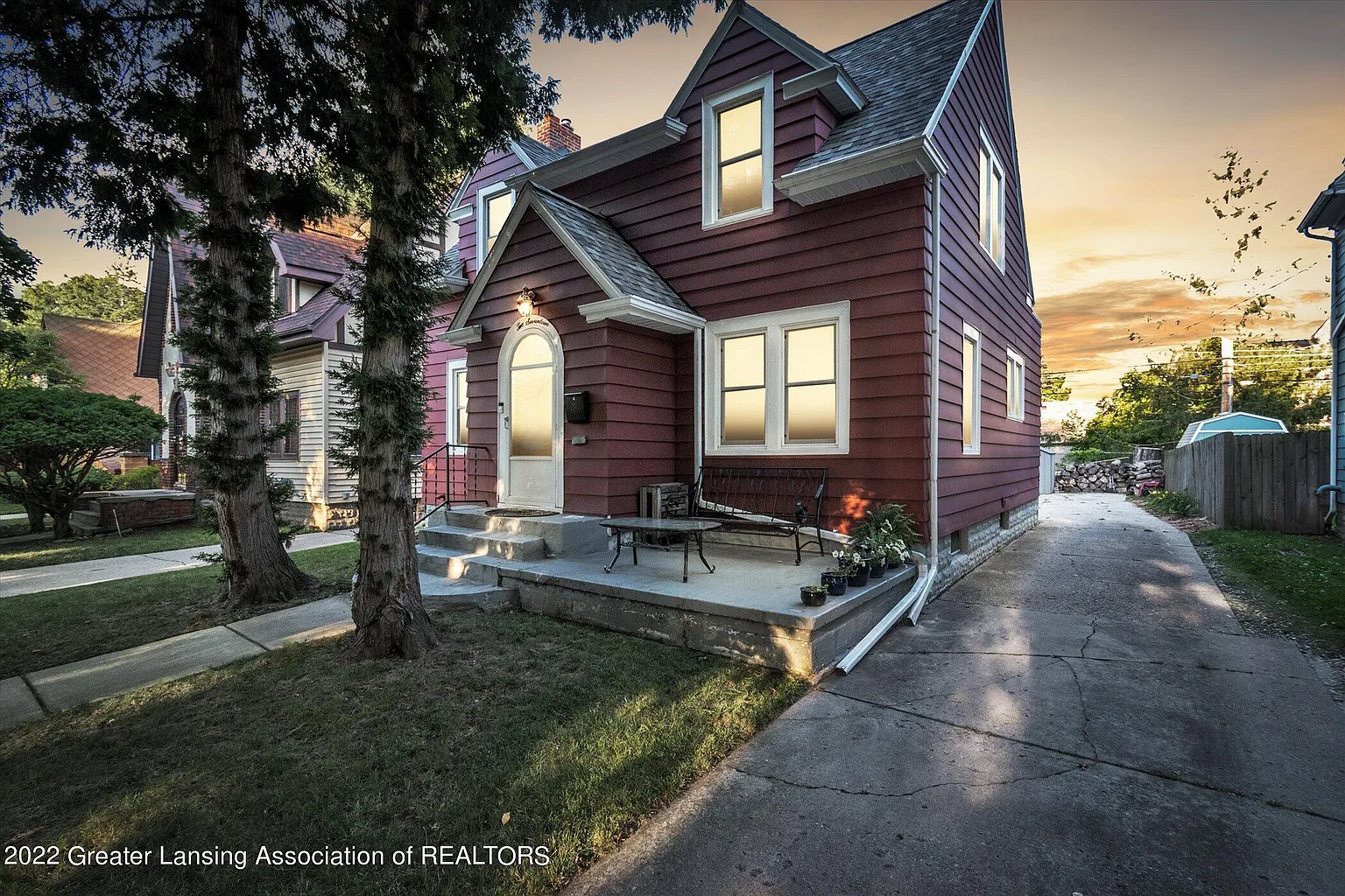 217 S Jenison Ave photo 1