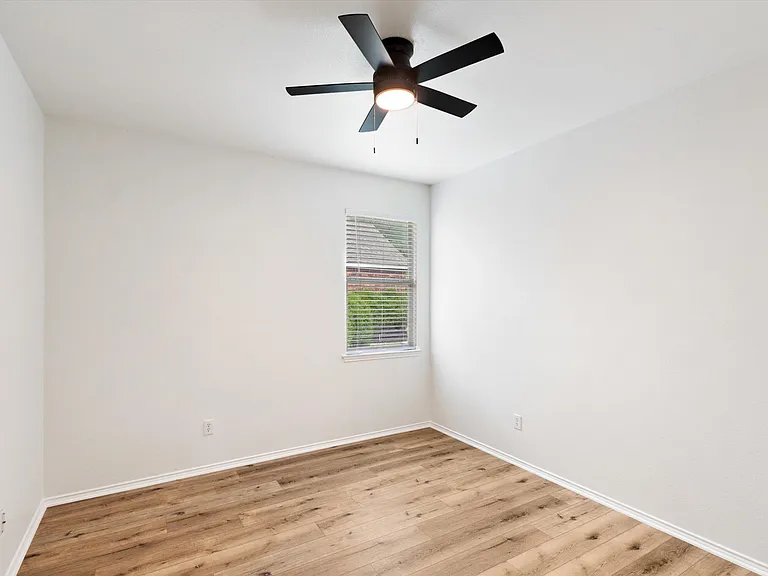 2405 Itasca Dr — Photo 23