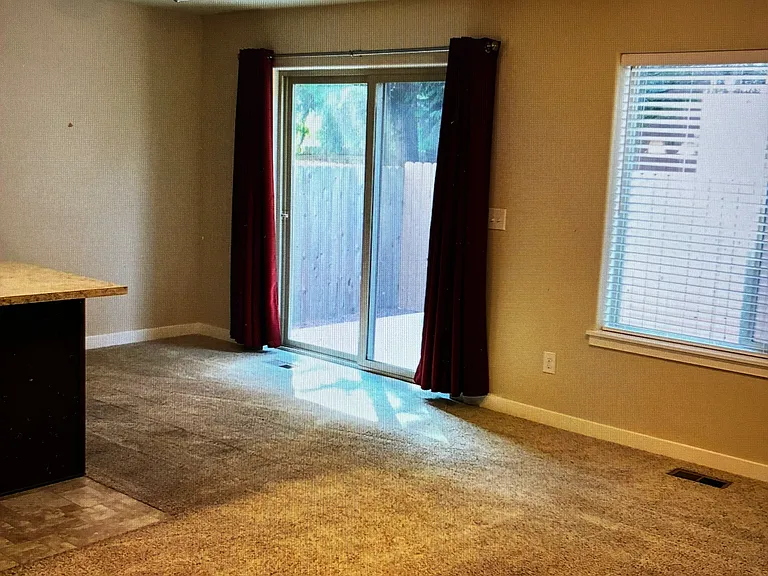 824 NE 109th Ct — Photo 20