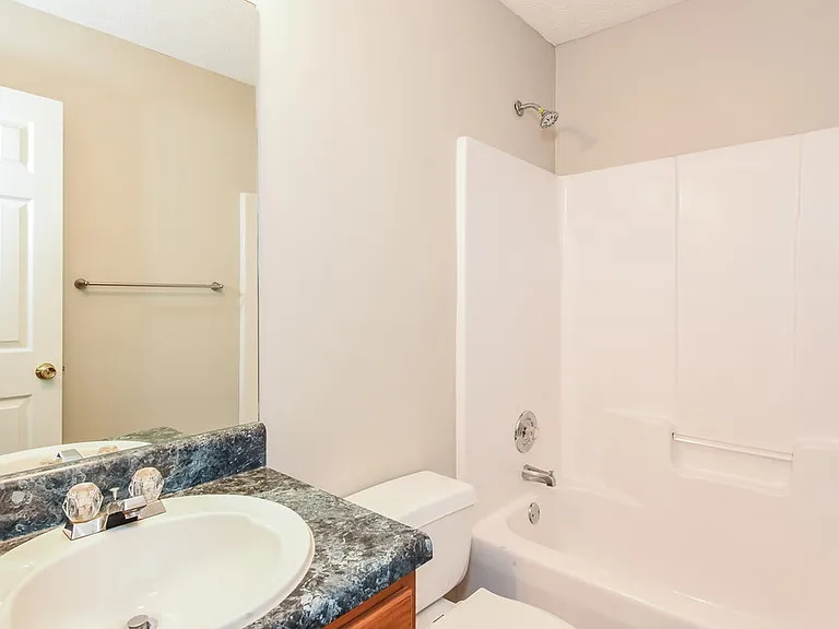 2320 Kissing Tree Ln SE — Photo 15