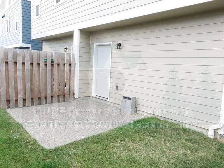 8015 Pacific Ave #20 — Photo 19